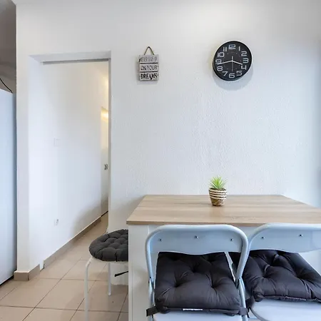 T1 Clube Da Rocha -500m Da Apartamento *