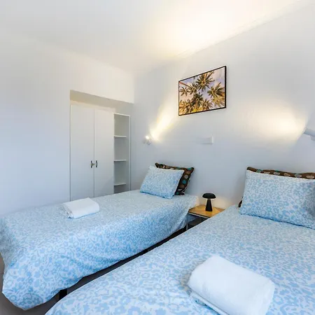 Apartment T1 Clube Da Rocha -500m Da *
