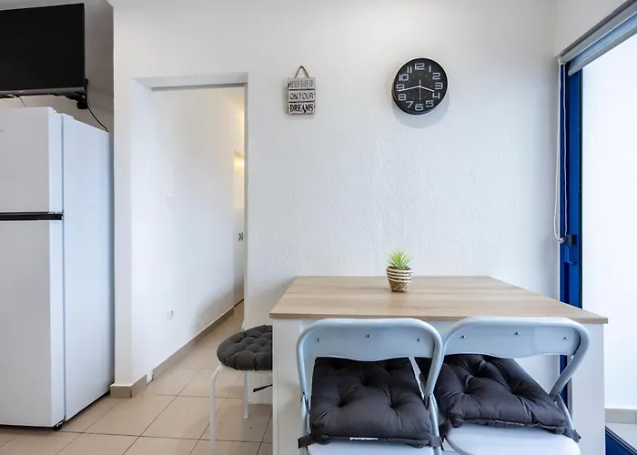 T1 Clube Da Rocha -500m Da Apartamento *