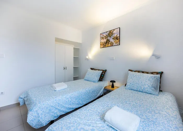 Apartamento T1 Clube Da Rocha -500m Da *