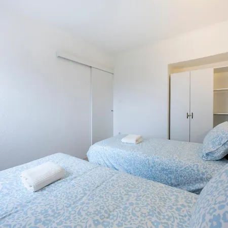 Apartment T1 Clube Da Rocha -500m Da *